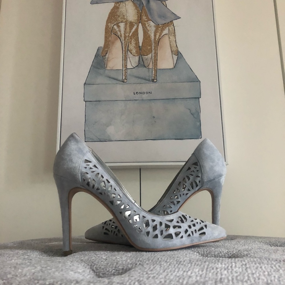 BCBGeneration light gray blue laser cut pumps